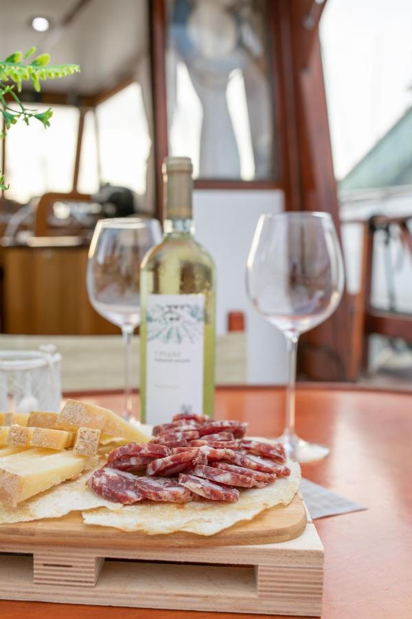 Marta Boat B&B 카스텔사르도 외부 사진